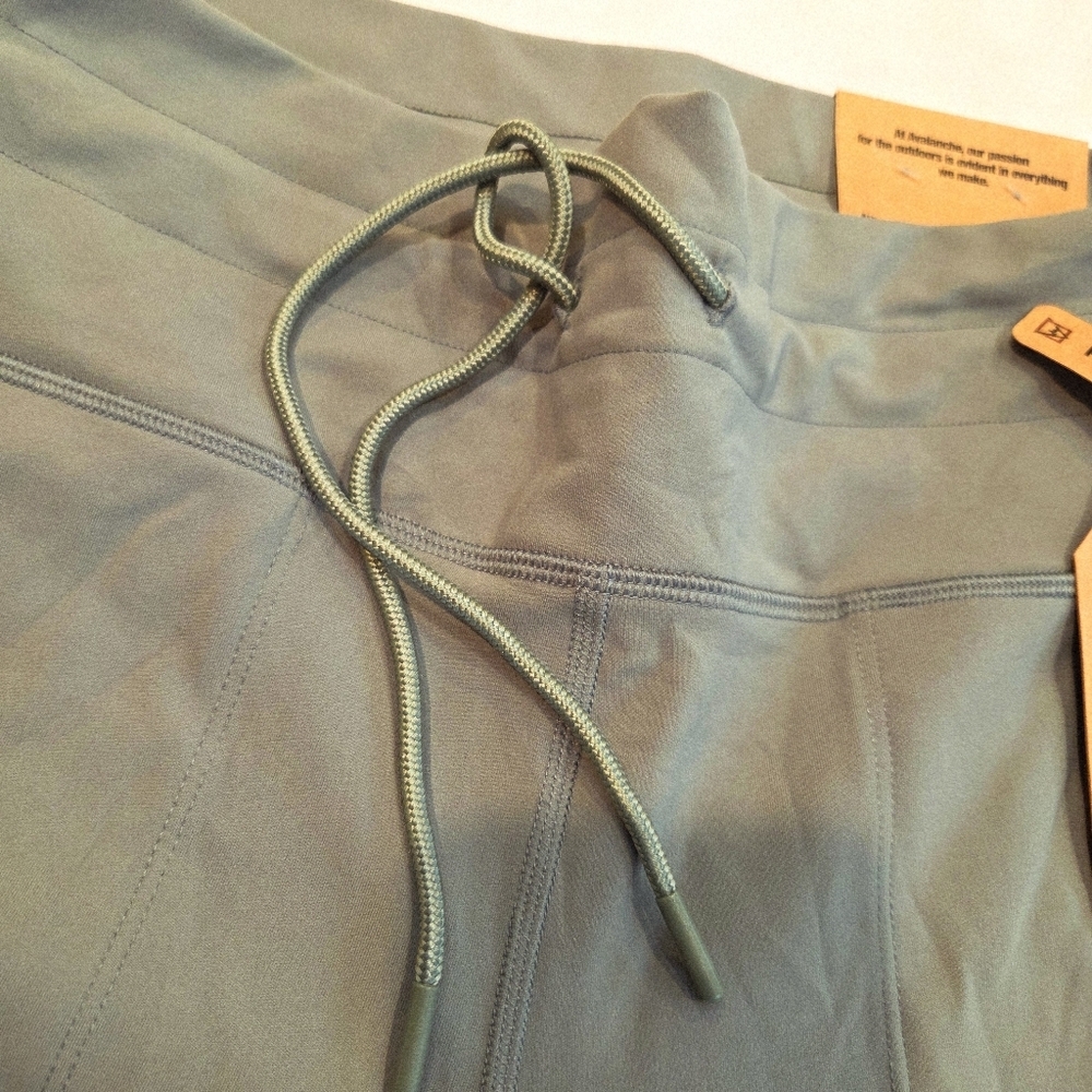 Avalanche Outdoor Supply Co. High Waisted Compression Leggings Size Large New - Picture 3 of 14